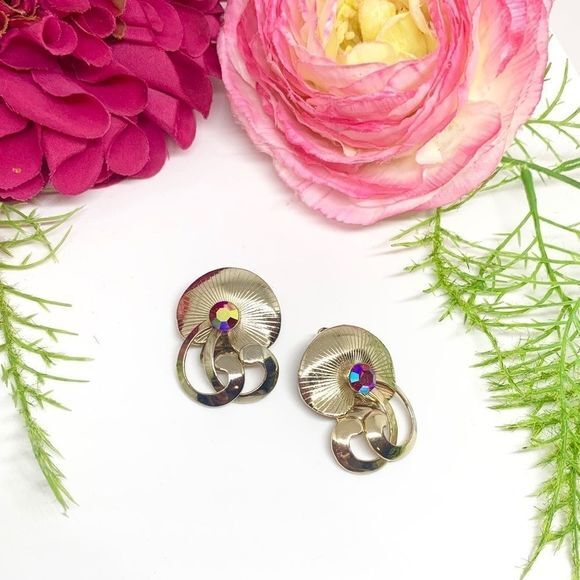 Vintage Jewelry - ⚜️VINTAGE Red Aurora Borealis Clip Earrings